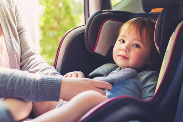 12 Tips to Properly Buckle Your Child into a Car Seat